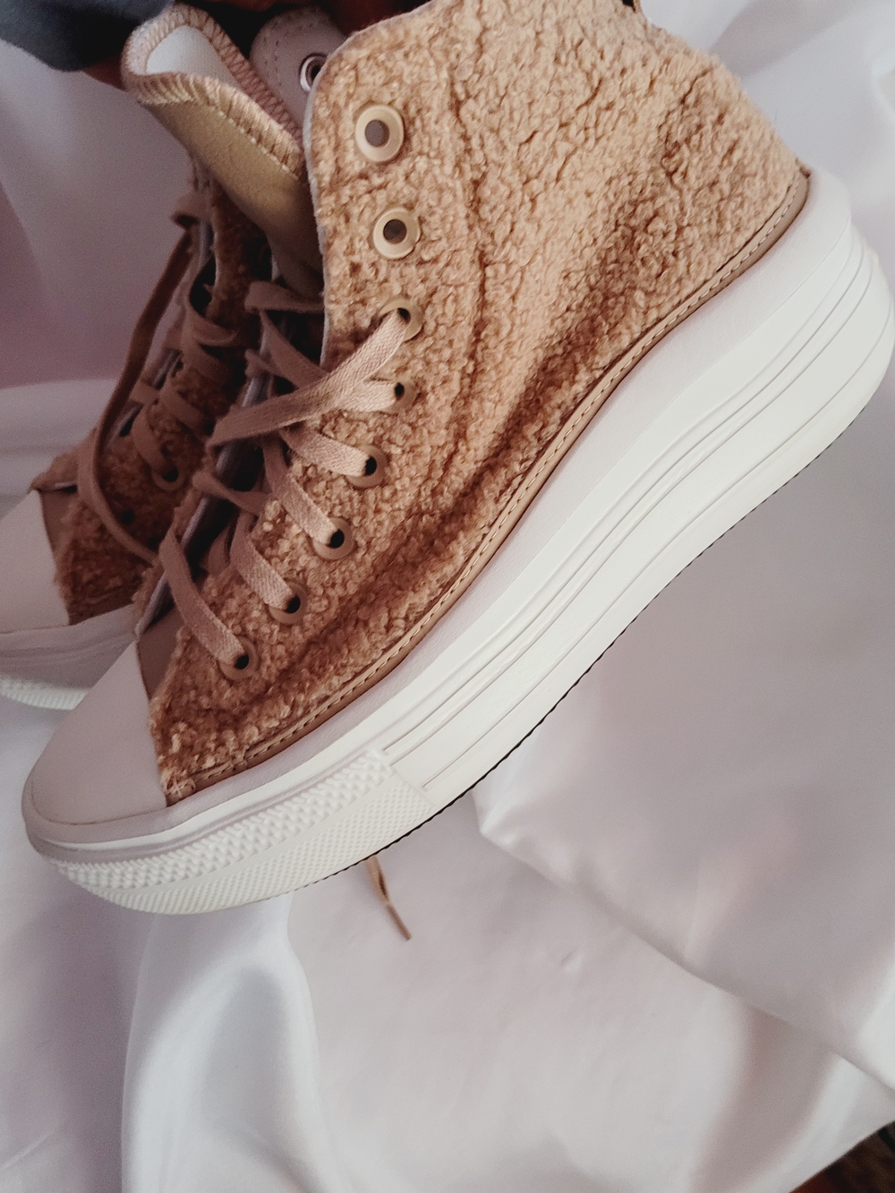 Converse Beige Sherpa Platform High-Top Sneakers Size 7.5M - Picture 4 of 9